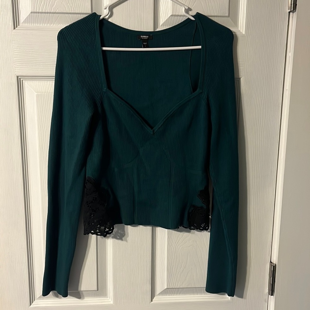 Express Body Contour Lace Squareneck Cropped Long-sleeved Shirt